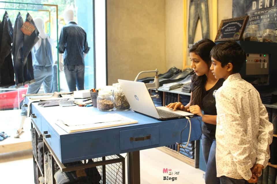 customisation-at-pepe-jeans-london-store