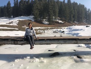 frozen lake Gulmarg